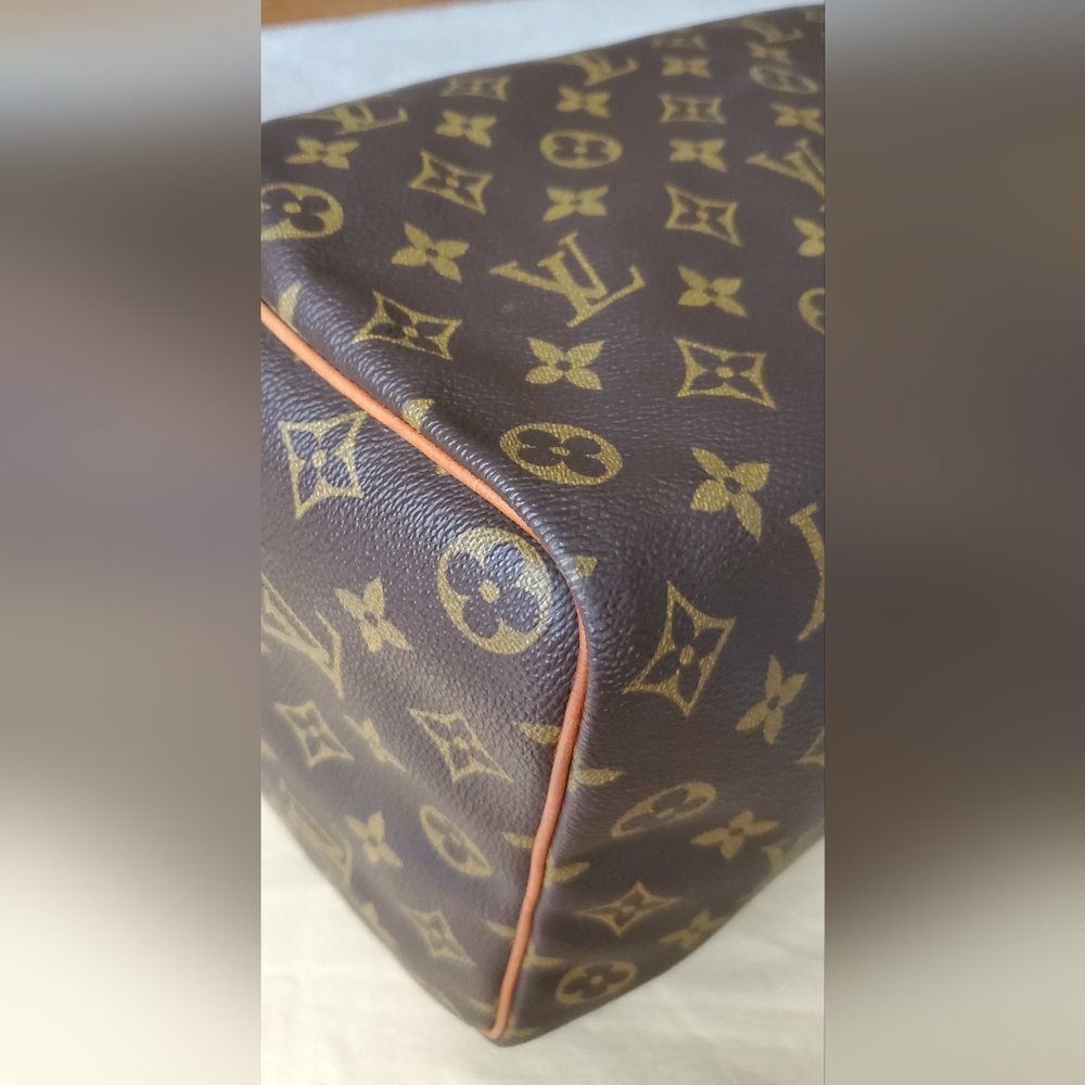 Louis Vuitton Monogram Speedy 35 Handbag - Picture 13 of 16